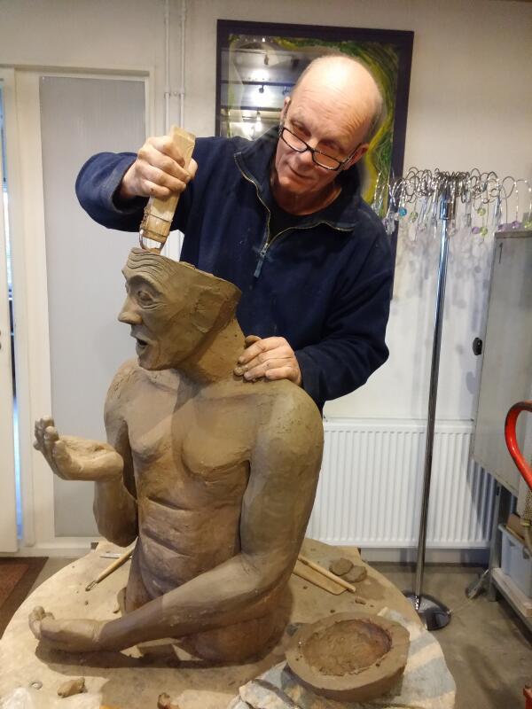 Beeldhouwen in Klei,Steen,Hout en Brons.